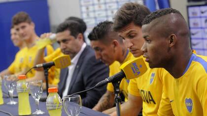 Angelici con los refuerzos de Boca