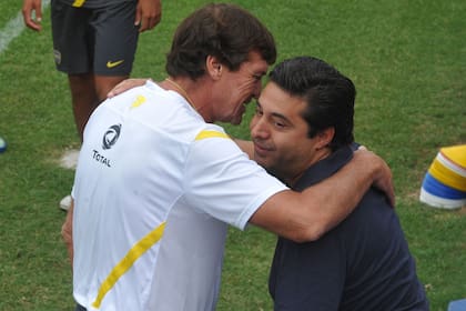 Angelici estuvo con Falcioni en la práctica