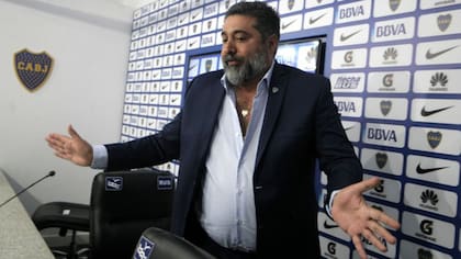 Angelici estuvo en el entrenamiento de Boca