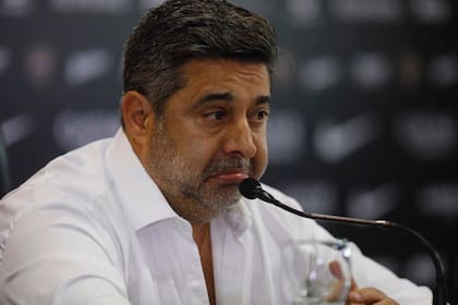 Angelici respaldó su gestión y fue crítico de la nueva conducción