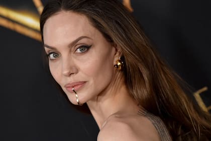 Angelina Jolie difundió la desesperada carta de una joven afgana