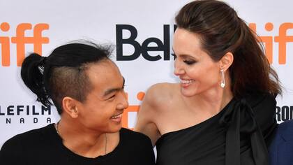 Angelina Jolie y su hijo Pax, en una foto de 2020