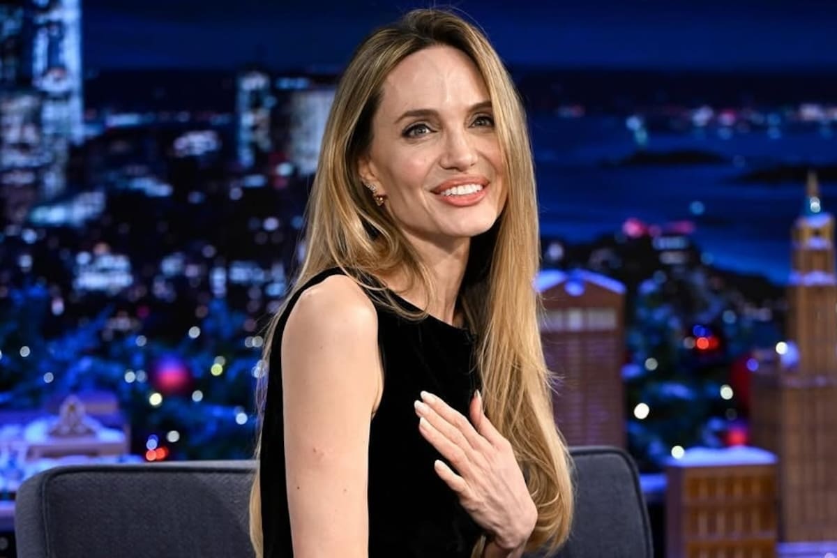 Angelina Jolie reapareció en una entrevista televisiva después de diez años y sorprendió a todos por haber ido descalza