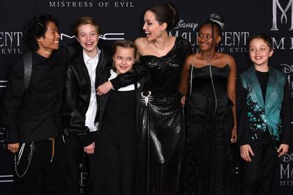 La actriz y Pitt también son padres de Maddox, de 18 años, Pax de 16, y las gemelas Vivienne y Knox, de 11.
