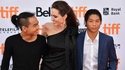 Angelina, orgullosa de Maddox y Pax