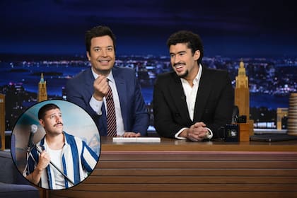 Ángelo Colina estuvo presente en The Tonight Show durante la noche en la que Bad Bunny copresentó el programa (Archivo/Canva)