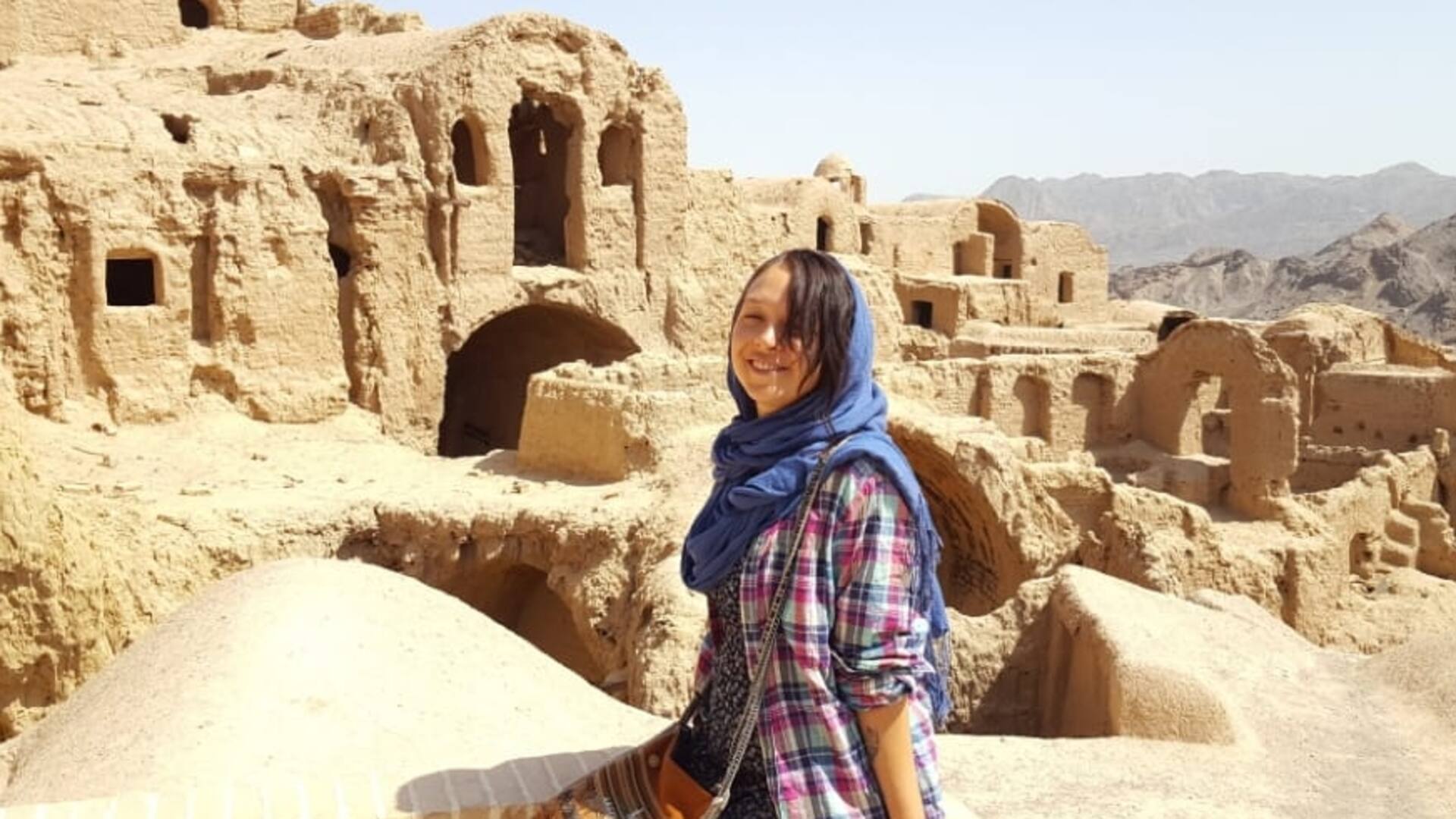 Angie D'Errico hace 10 años que dejó la Argentina para cumplir el sueño de viajar por el mundo. Entre esos viajes hizo un recorrido de dos meses por buena parte de Irán, como el pueblito de Kharanak, que la marcó para siempre