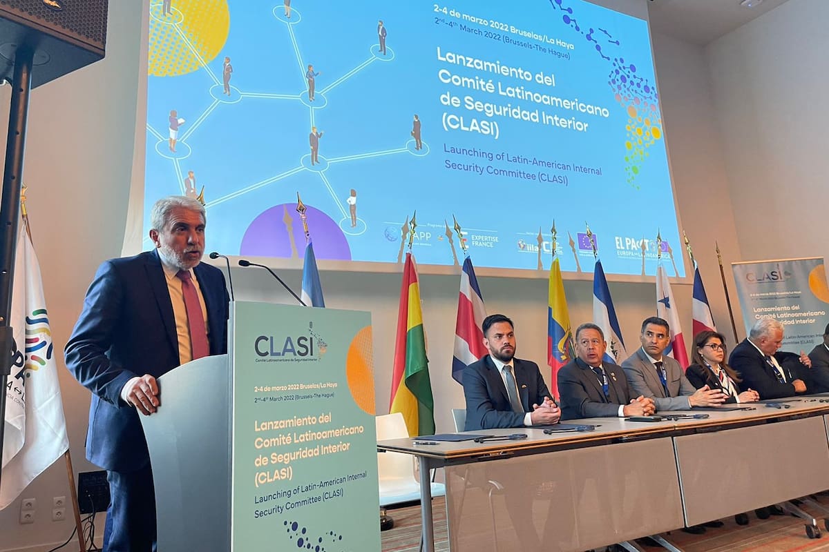 Aníbal Fernández, en Bruselas, al asumir en un nuevo organismo de seguridad