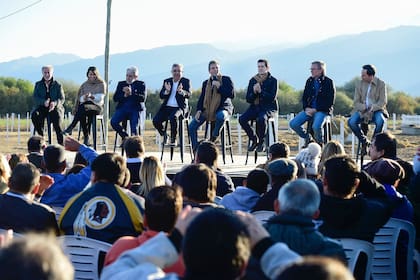 Aníbal Fernández, Raúl Jalil, Sergio Massa y Eduardo "Wado" de Pedro, en Catamarca