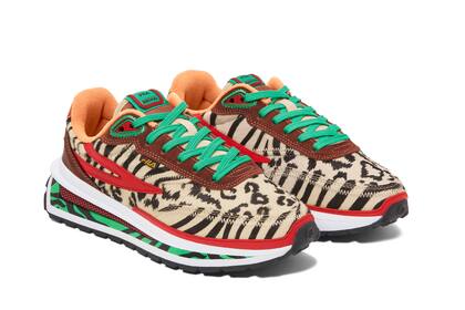 Animal print y algo de color: un mix que explota.