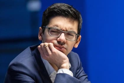 Anish Giri, jugador de ajedrez neerlandés que se coronó campeón del Carlsen Invitational