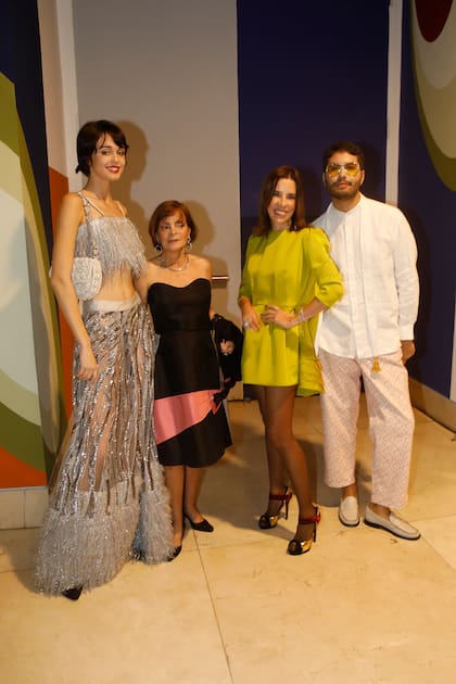 Anita López Vida, Claudia Stadt, Inés Etchebarne Mihanovich y Braian Berón