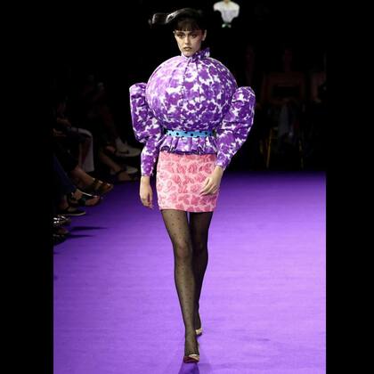 Anita Lopez Vida sobre la pasarela Viktor & Rolf