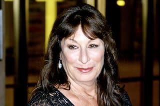 Anjelica Huston rompió el silencio y habló sobre su lucha contra el cáncer