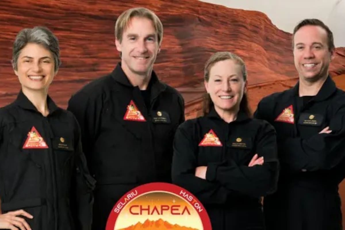 Anka Selariu, Ross Brockwell, Kelly Haston, y Nathan Jones permanecieron en confinamiento durante un año