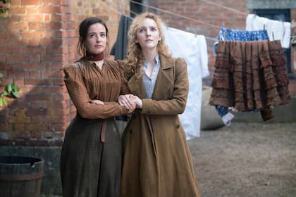 Ann Skelly y Laura Donnelly, las protagonistas de The Nevers