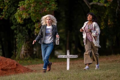 Anna Faris y Regina Hall vuelven a ponerse al frente del elenco en esta sexta entrega