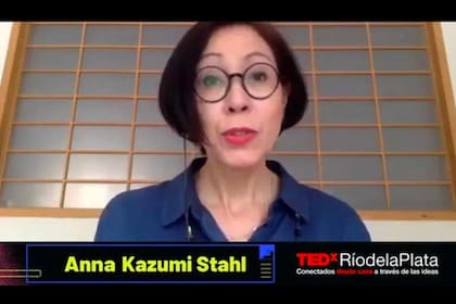 Anna Kzumi Stahl