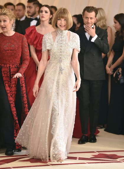 La editora en jefe de Vogue, Anna Wintour, vestida por Chanel