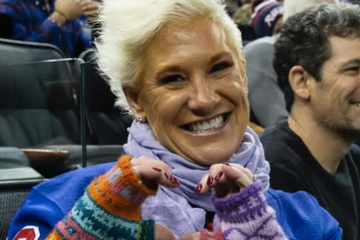 Anne Burrell fue encontrada inconsciente en su casa