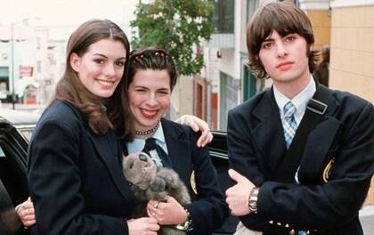 Anne Hathaway, Heather Matarazzo y Robert Schwartzman en El diario de la princesa