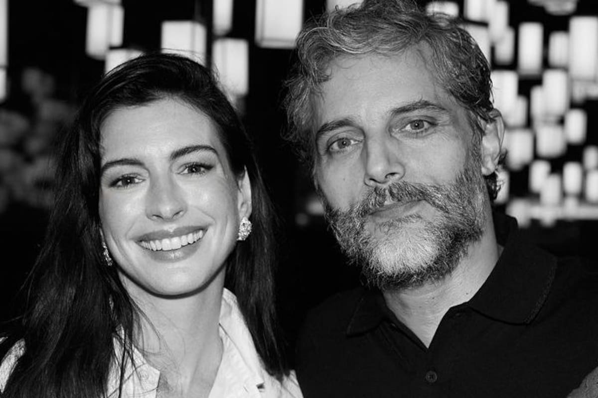Anne Hathaway y Joaquín Furriel, juntos en Shanghái