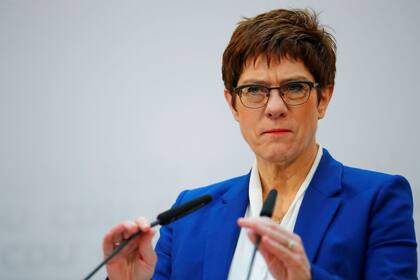 Annegret Kramp-Karrenbauer renunció a la presidencia del partido Unión Demócrata Cristiana (CDU)