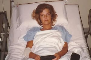 Annette Herfkens sobrevivió a un accidente aéreo en Vietnam en 1992