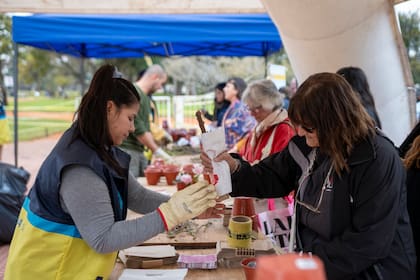 Año tras año, se realiza la entrega de esquejes en el Rosedal de Palermo