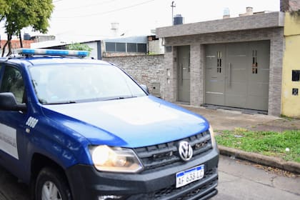 Anoche asesinaron a un bebé de un año en una balacera contra una propiedad en zona sur de Rosario.
El hecho se dio donde funciona una barbería , luego de una discusión entre dos clientes.