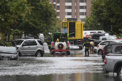 "Anoche estuvimos trabajando hasta la 1:30 de la mañana con el equipo municipal” dijo el intendente de Pinamar, Martin Yesa