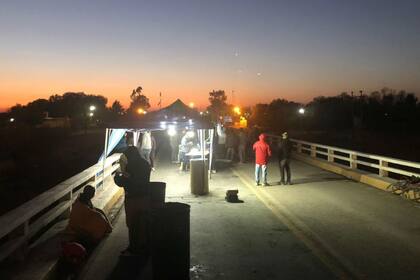 Anoche, productores en Desaguadero, Mendoza