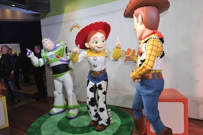 Anoche se realizó el estreno de prensa de Toy Story 5 en el shopping Unicenter, donde hubo un set especial inspirado en la icónica película de Disney y Pixar y los infalibles protagonistas: Buzz Lightyear, Jessie, la vaquerita y Woody
