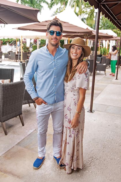 Años atrás, Nic estuvo de novio
con Jessica Springsteen, también profesional
de la equitación e hija de otra superestrella,
ni más ni menos que The Boss