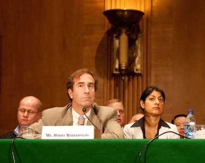 Años después, Markopolos le contaría su experiencia al Comité Bancario del Senado que examinaría la SEC con miras a mejorar sus investigaciones para que lo que sucedió no volviera a pasar