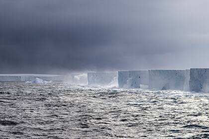 Antártida; Iceberg; sociedad