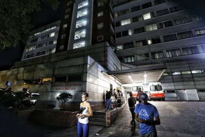 Ante el avance del coronavirus el Hospital Argerich y otros centros de salud se preparan para el pico de casos, previsto para principios de abril