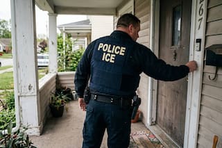 Qué hacer si el ICE toca a tu puerta y cómo defenderte con la ley de California
