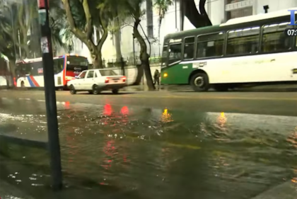 Ante la alerta por lluvias, se recomienda evitar calles anegadas