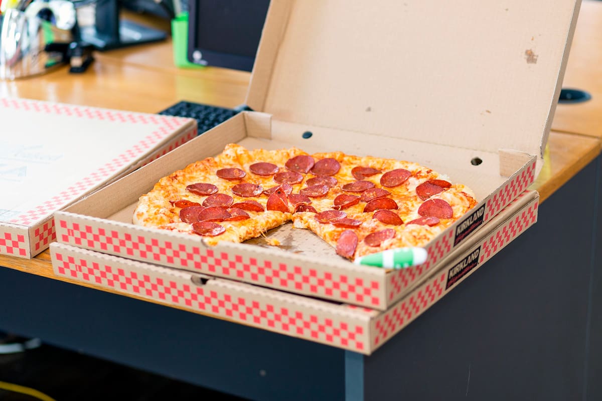 Ante la Justicia, la mujer alegó además que fue despedida injustamente y que era molestada por dos compañeros