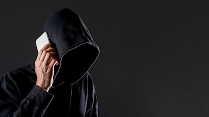 Ante la sospecha de que un teléfono fue monitoreado, se aconseja tomar medidas para proteger la información y la privacidad