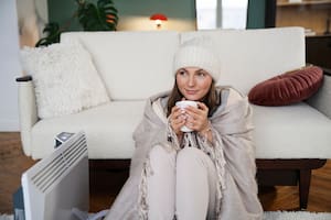 Ante la suba de las tarifas, las personas buscan la mejor manera de conservar el calor dentro de los hogares