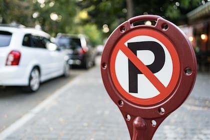 Ante una infracción en el condado de Harris, el conductor se puede declarar culpable, no culpable o solicitar un curso de seguridad vial