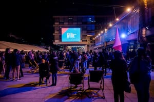 Ante una multitud abrió Feria del Libro en Rosario