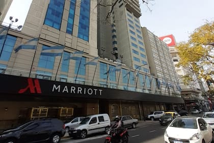 Anteriormente operado como Hotel Panamericano Buenos Aires, la propiedad atravesó un extenso proceso de conversión