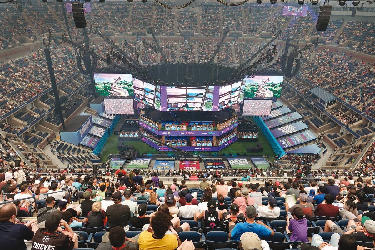 Antes atacados desde varios frentes, ahora aparecen como una saludable vía de escape del encierro; en la imagen, la escena pre pandemia de un torneo de e-sports