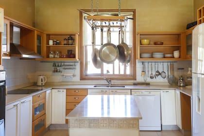 ANTES. De cocina a comedor diario.
