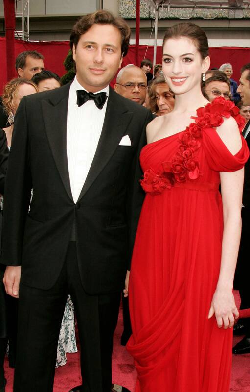 Antes de conocer a su actual marido, Adam Shulman, la actriz de Los miserables tuvo una relación traumática con Raffaello Follieri, quien la embaucó con sus actos delictivos