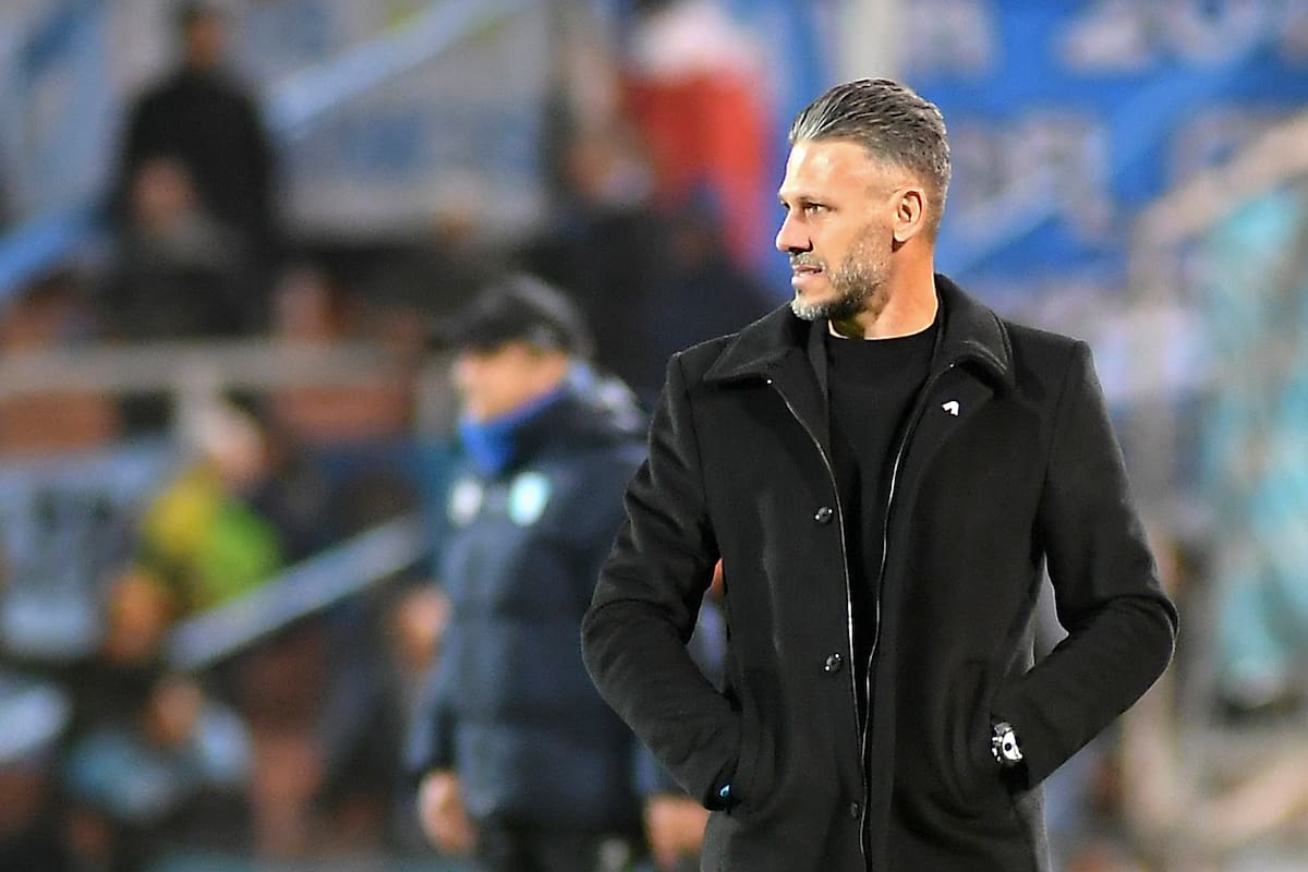 Antes de los penales frente a Temperley por Copa Argentina, Martín Demichelis hizo una arenga que se viralizaría por su falta de éxito; el entrenador de River no está, pero sí bajo severa observación de los hinchas tras la eliminación a manos de Temperley por Copa Argentina.