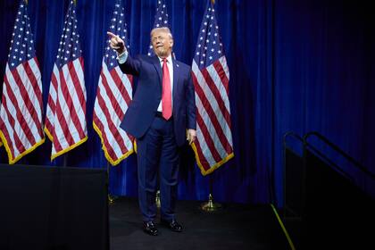 Antes de Navidad, Donald Trump anunció un bono para militares